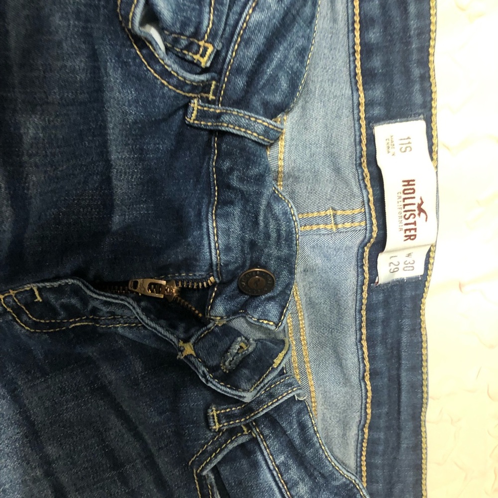 Woman’s hollistwr skinny jeans 11s, w30, l29. Great condition.